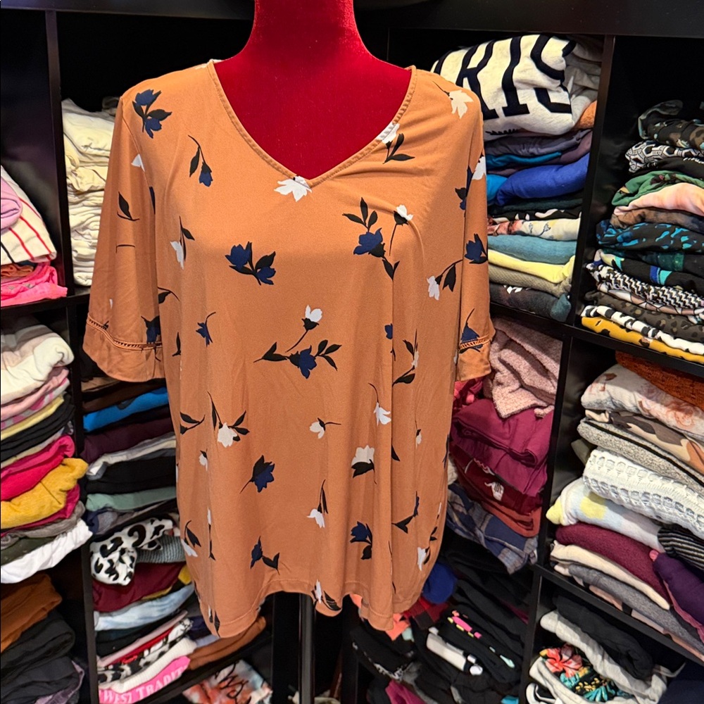 #264. 🪷Liz Claiborne fall blouse. 1x